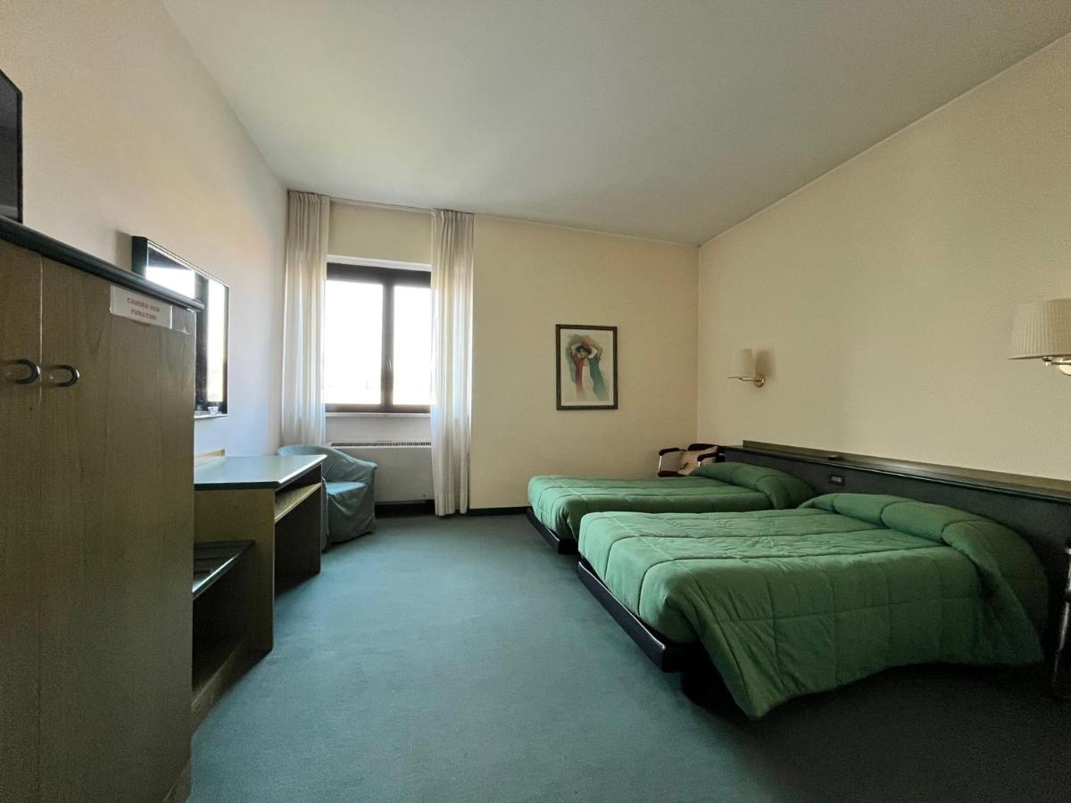 Hotel La Goletta Binasco Eksteriør bilde