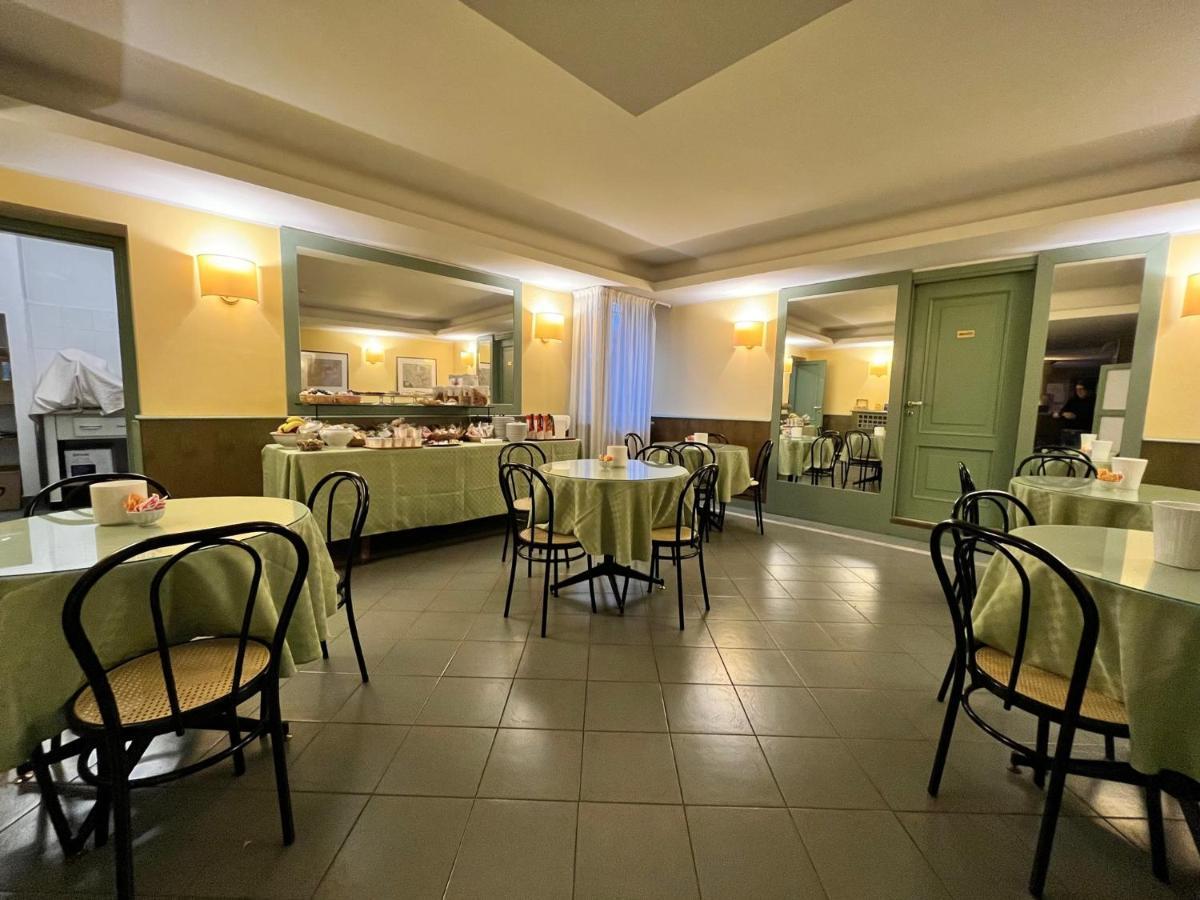 Hotel La Goletta Binasco Eksteriør bilde