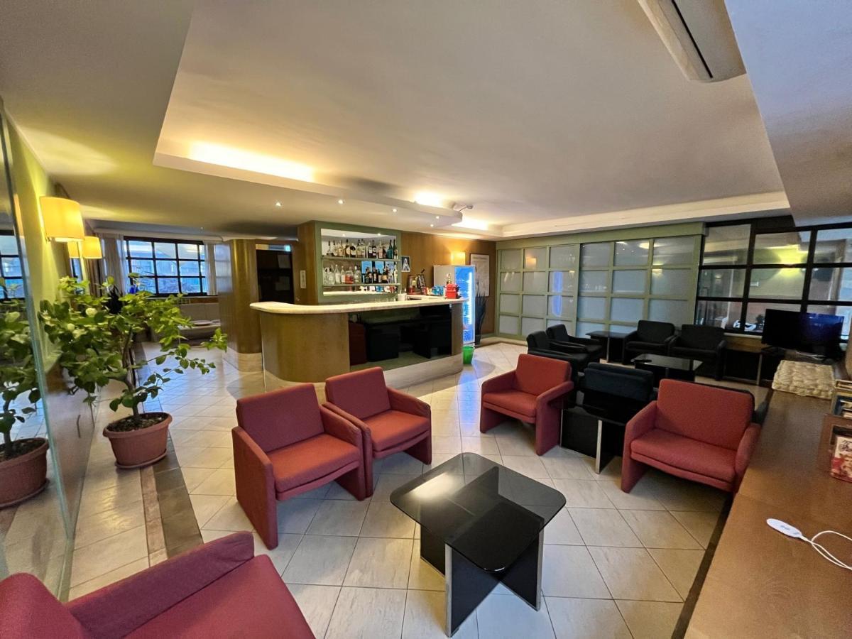 Hotel La Goletta Binasco Eksteriør bilde