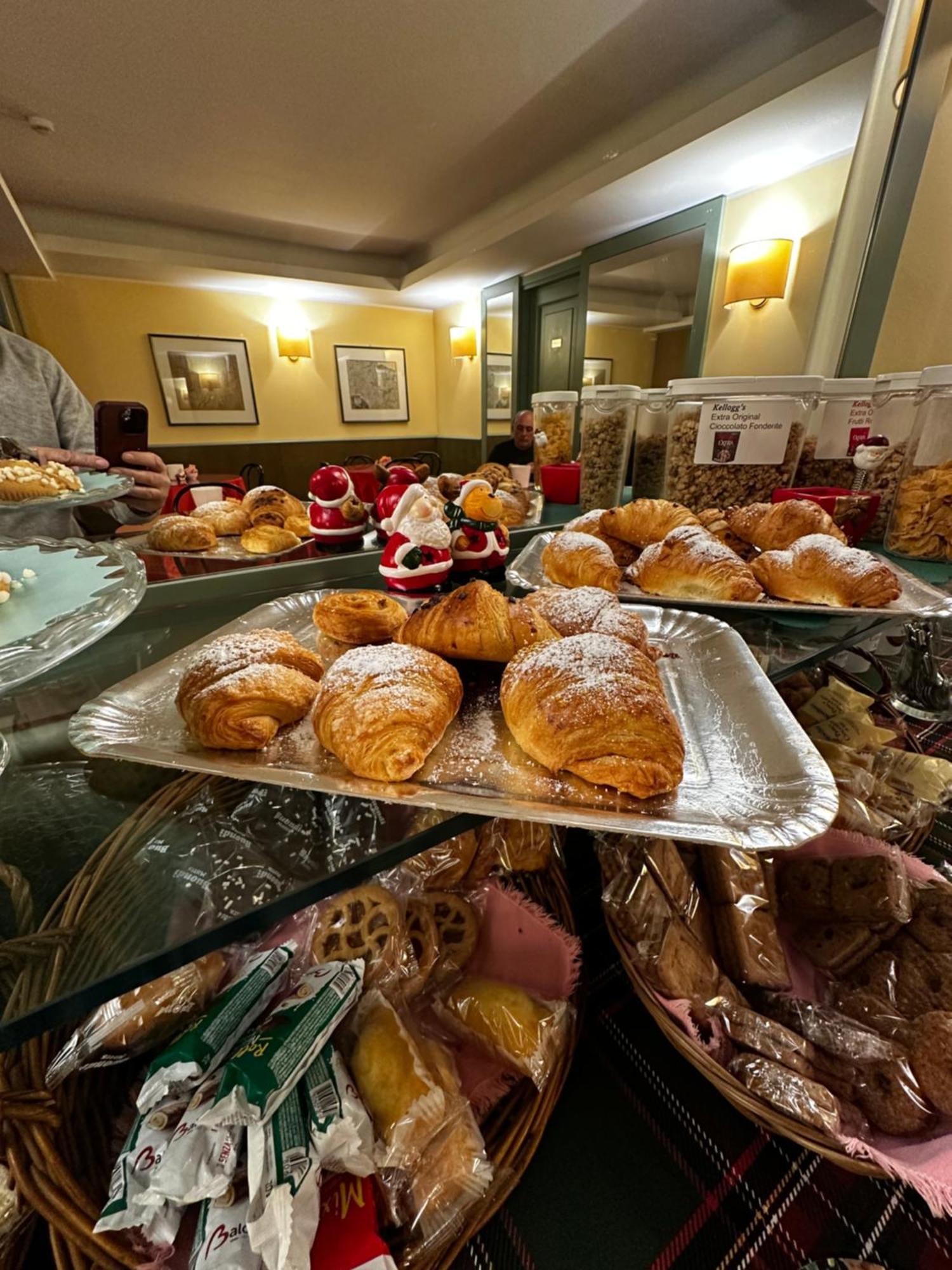Hotel La Goletta Binasco Eksteriør bilde